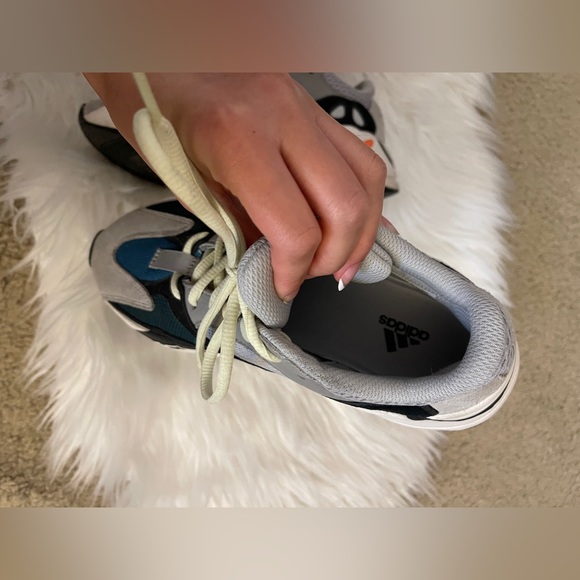 Adidas YEEZY Boost 700 Wave Runner - Picture 7 of 9